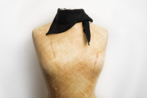 The Elba Scarf Black - Image 6