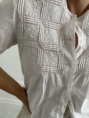 Vintage embroided blouse - Image 4