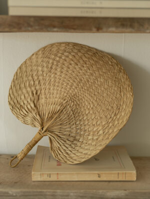 Hand-woven straw fan - Image 2