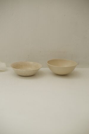 Cream colored ceramic bowl - Image 5
