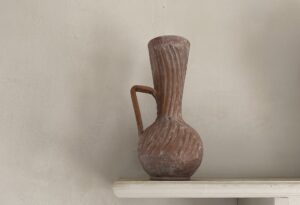 Petite terracotta pitcher - Image 5