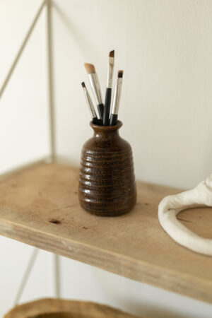 Petite ceramic vase - Image 3