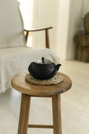 Vintage tetsubin teapot - Image 3