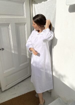 White sleeper dress - Image 2