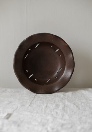 Three-legged stoneware bowl - Image 5