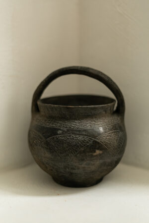 Primitive clay scaldino