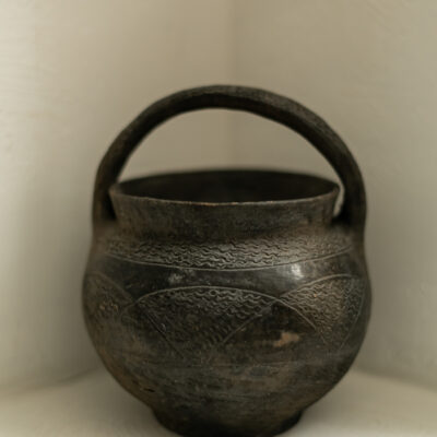Primitive clay scaldino