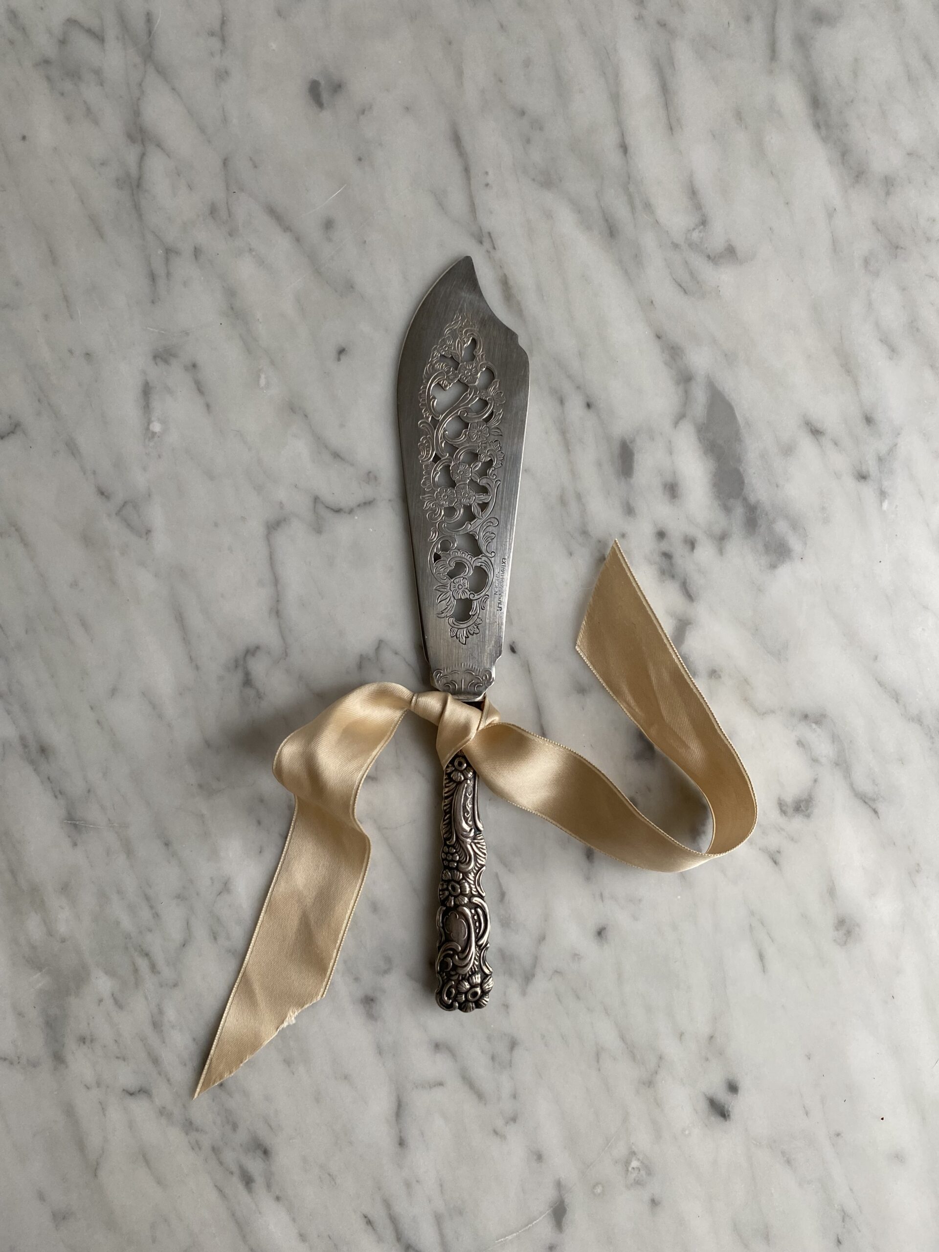 Vintage decorative serving knife