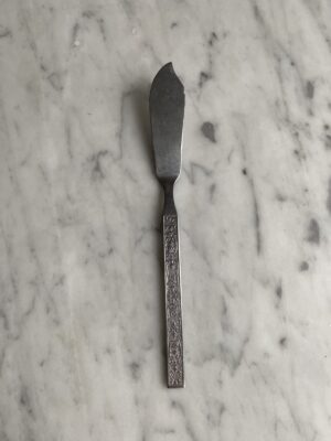 Vintage decorative butter knife - Image 2