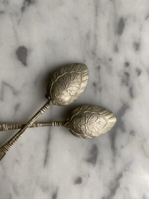 Vintage silver decorative tea spoons - Image 2
