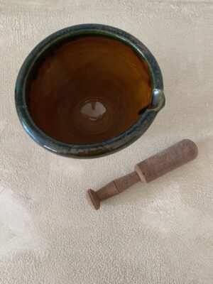 Vintage spanish Mortar & Pestle Caramel Glazed - Image 4