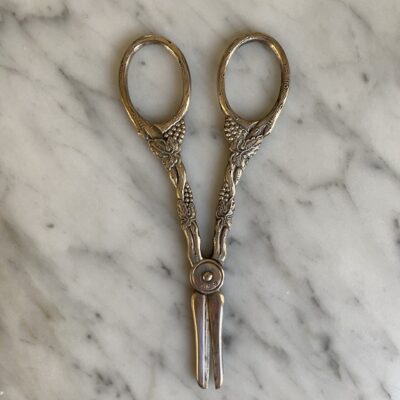Vintage silver grape scissor