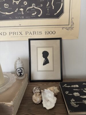 Vintage Art silhouette framed - Image 2
