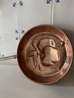 Copper pan adornment - Image 3
