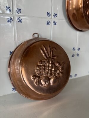 Copper adornement pineapple
