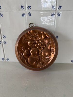 Copper adornement fruit