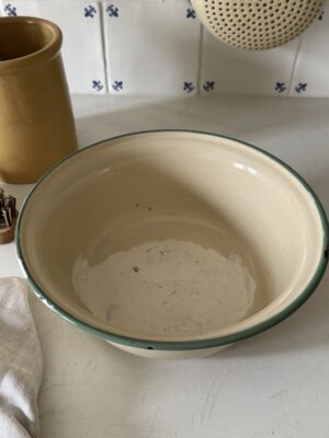 Enamelled bowl - Image 4