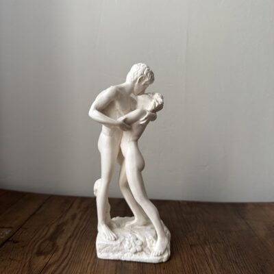 Figurine kissing couple. Handmade in Greece, Helles.  Akrokeramos'. A exquisite sculpture figurine. Replica of 'The kiss* by Ferdinand Lepcke